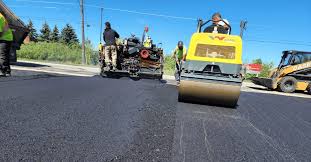 Best Driveway Crack Filling  in Cascade, IA